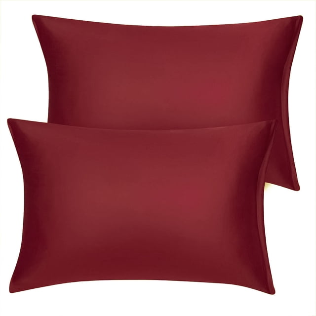 PiccoCasa 2 Pcs Taie d'Oreiller en Satin à Fermeture Éclair Satinée Soyeuse, Grand Rouge. un Ensemble de Deux Taies d'Oreiller en Satin Rouge avec une texture Lisse et Soyeuse et une Fermeture à Glissière. Conçues pour Protéger les Cheveux et la Peau, Réduire la friction et Maintenir l'Humidité. Idéales pour les Oreillers Format Grand, Ces Taies d'Oreiller Légères et Respirantes Sont Faites de Satin 100 % polyester, Offrant un Confort Toute l'Année. Convient à la Literie à la Maison et Facile d'Entretien avec Lavage à la Main Ou à la machine.