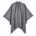 thumbnail image 5 of Châle Chaud pour Femmes - Poncho Réversible Ouvert pour l'Hiver, 5 of 5