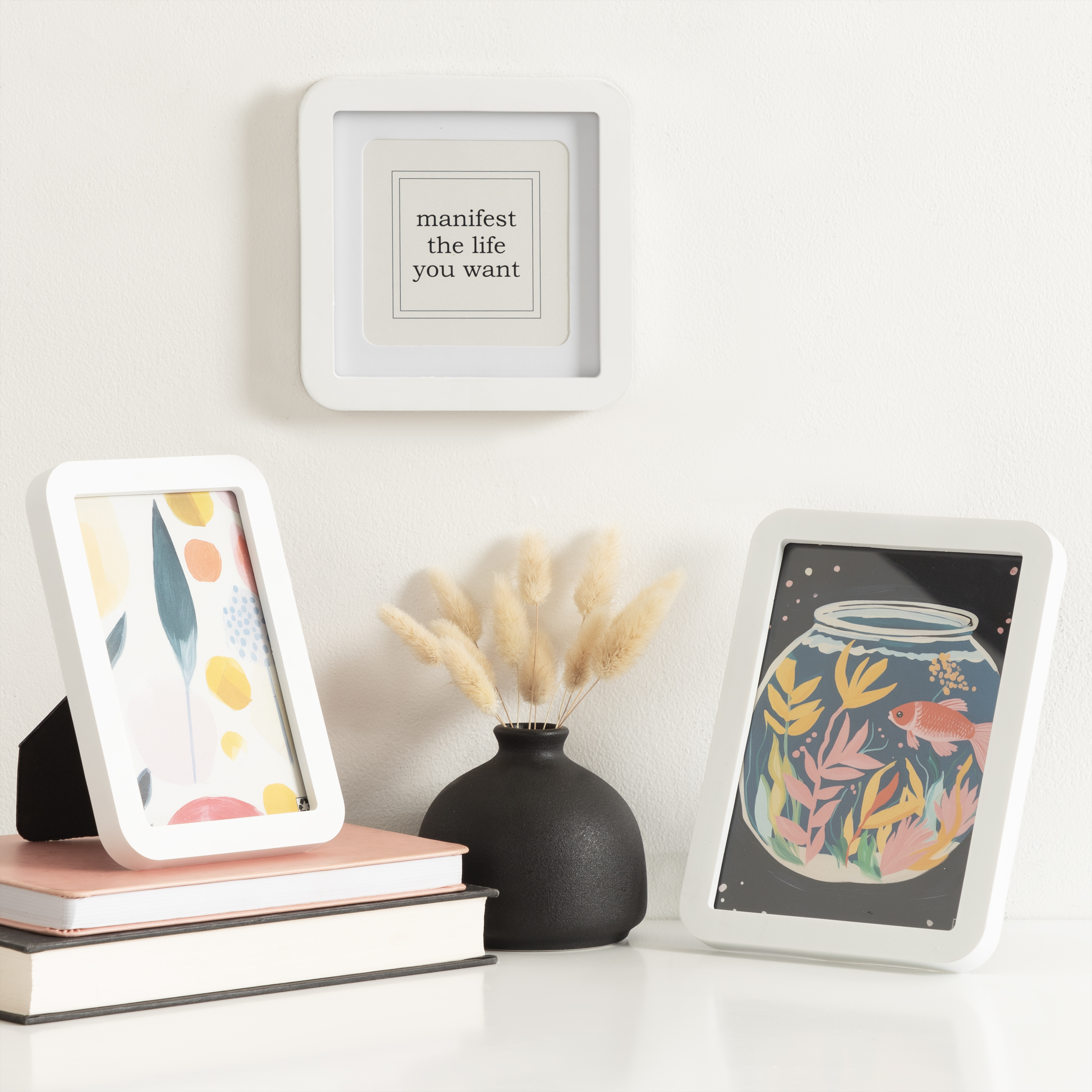 Cadre à photos décoratif blanc avec coins arrondis DesignOvation Boba de 12,7 cm x 17,8 cm pour table
