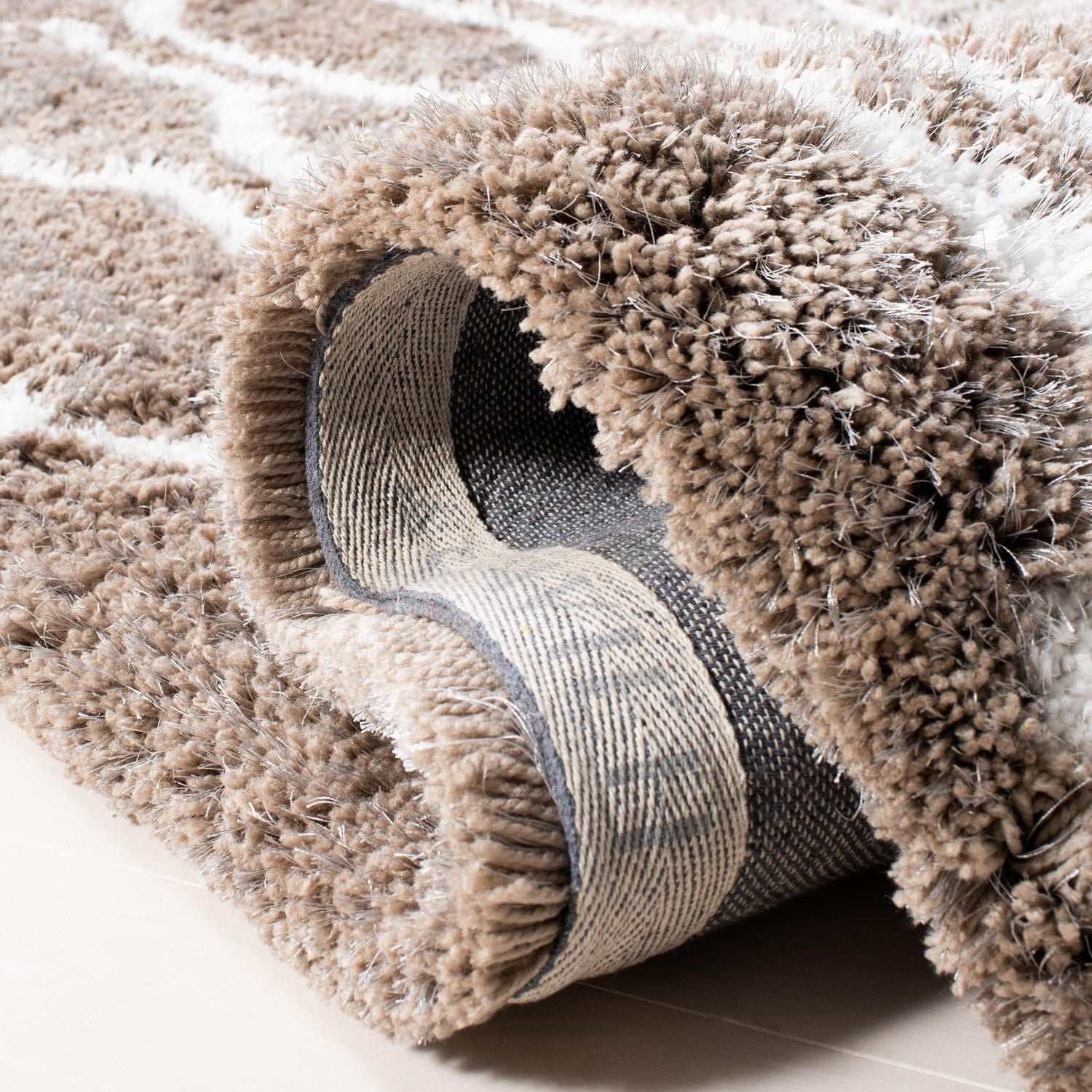 Safavieh Barcelona Melinda Tapis Peluche Shag Géométrique