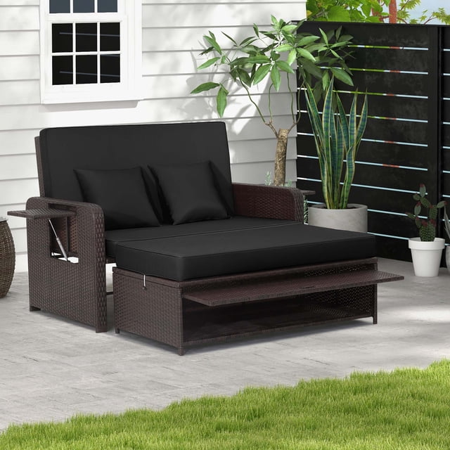 Costway Patio Causeuse en Rotin Ensemble Lit de Jour Lounge avec Coussins Noirs et Cadre en Rotin Brun Mélangé. Comprend Dossier Réglable, ottoman Multifonction avec Rangement et Plateaux Latéraux Rétractables. Mobilier de Patio Idéal pour Cour Arrière, Bord de Piscine Ou Jardin.