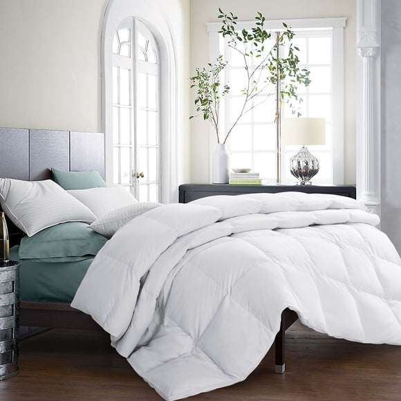 Puredown® Medium Weight White Goose Down and UltraFeather Baffled Box Comforter with 100% Cotton Cover, Gusset Design, White, Machine Washable, King Size