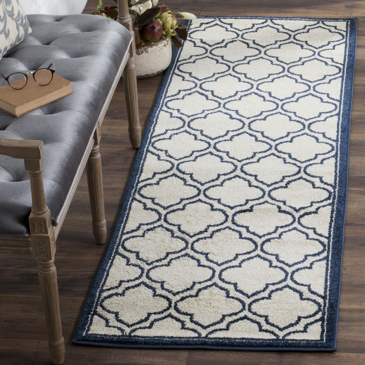 Safavieh Amherst Wilson Geometric Area Rug