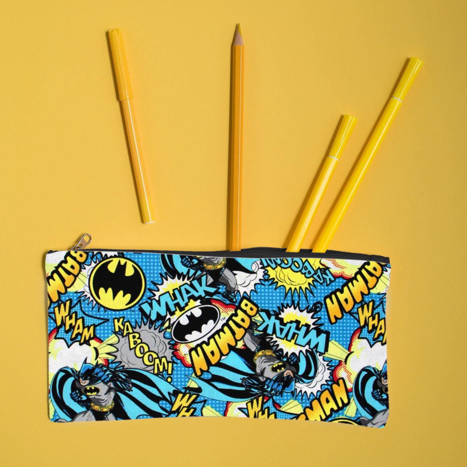 FABRIC CREATIONS bleu pois avec Batman Action tissu de coton au mètre