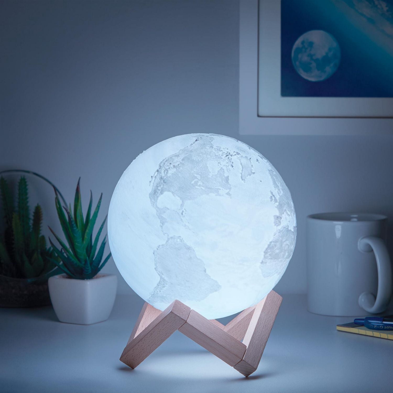 Merkury Innovations Light Up LED Earth Light