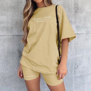 EGNMCR Ensembles 2 Pcs pour Femmes Tenues de Vacances d'Été Ensembles Amples T-Shirts à Manches Courtes Shorts Confortables Complets Assortis pour Femmes