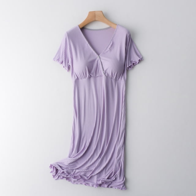 zanvin Robe de Grossesse pour Femmes, une Robe d'Allaitement Post-Partum Unie à Col en V et Manches Courtes de Couleur Lavande Douce. Fabriquée à 95 % de polyester et 5 % d'Élasthanne, Elle Présente une texture Côtelée, des Bretelles Croisées pour un Allaitement Facile, et un Coussinet de Poitrine pour un Confort Accru. La Longueur Genou avec Ourlet et Manches à Volants Offre un Ajustement flexible pour Toutes les Étapes de la Grossesse. Convient aux Tenues Décontractées, aux Séances de Maternité Ou à la Détente à la Maison.