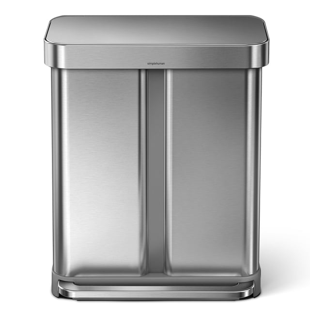 Simplehuman Poubelle Rectangulaire de Cuisine à Pédale de 58 Litres à Double Compartiment pour le Recyclage en Acier Inoxydable Brossé. Cette Poubelle à Double Compartiment Comprend une Pochette pour Doublure pour des Changements de Doublure Faciles et un Seau avec Poignée pour les recyclables. le Rebord de Doublure en Acier Inoxydable Fixe et Dissimule les Doublures, pendant Que la Grand Pédale et le Couvercle en Acier Technologie shox Assurent la Durabilité et une Fermeture Silencieuse. Comprend une Capsule Absorbant les Odeurs et un Revêtement Résistant aux Traces de Doigts pour une Conception Élégante et Hygiénique.