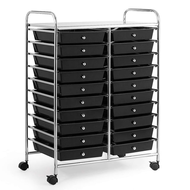 Costway Chariot Roulant à 20 Tiroirs pour Rangement de Scrapbooking et Papier, Bacs d'Organisateur pour Studio en Noir. le Chariot Présente un Cadre Métallique Robuste à Fini Chrome avec 20 Tiroirs Amovibles en Plastique Noir Arrangés en Deux Colonnes. Il Comprend Quatre Roues Pivotantes, Deux d'Entre-Doigts Verrouillables, pour une Mobilité et une Stabilité Faciles. le Chariot a Deux Hautes Poignées sur le Dessus pour une Poussée Ou une Tirage Pratiques et une surface Supérieure Spacieuse pour un Rangement Supplémentaire. Idéal pour Organiser des Fournitures de Bureau, des Matériaux d'Arts et d'Artisanat Ou des Outils à la Maison