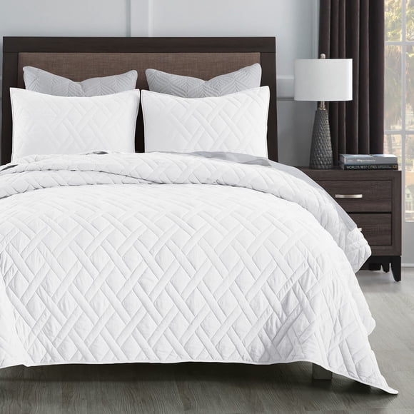 HORIMOTE HOME Ensemble de Courtepointe Grand Lit Blanc, Motif Géométrique Classique à Losanges Piqués, Ensemble de Literie en Microfibre Ultra Douce et Légère Couvre-Lit Couvre-Lit pour Toutes les Saisons (1 Courtepointe et 2 Taies d'Oreiller