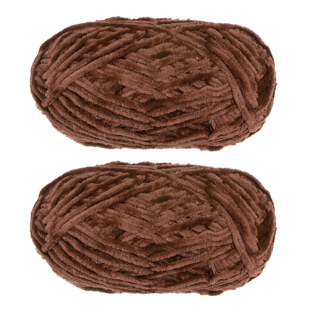 Unique Bargains 2 Écheveaux Fil de Velours Fil Chenille Couleur Café, Fait de 100 % polyester. Chaque Écheveau Mesure 87,49 Verges, avec une Longueur Totale de 174,98 Verges et une Largeur de 0,24 Pouces. le Fil Est Doux, Duveteux et Épais, Idéal pour Fabriquer des Couvertures, des Foulards, des Tuques, des Coussins, des Chandails, des Pantoufles et des Jouets. la texture Ressemble au Velours et Maintient Sa Forme et Sa Couleur après le Lavage. Deux Écheveaux Sont Montrés sur l'Image,