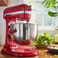 thumbnail image 3 of KitchenAid Batteur sur Socle à Bol Relevable 5,7 L (6 qt.), 10 Vitesses avec Accessoires et Bouclier Verseur, Rouge Empire, 3 of 5