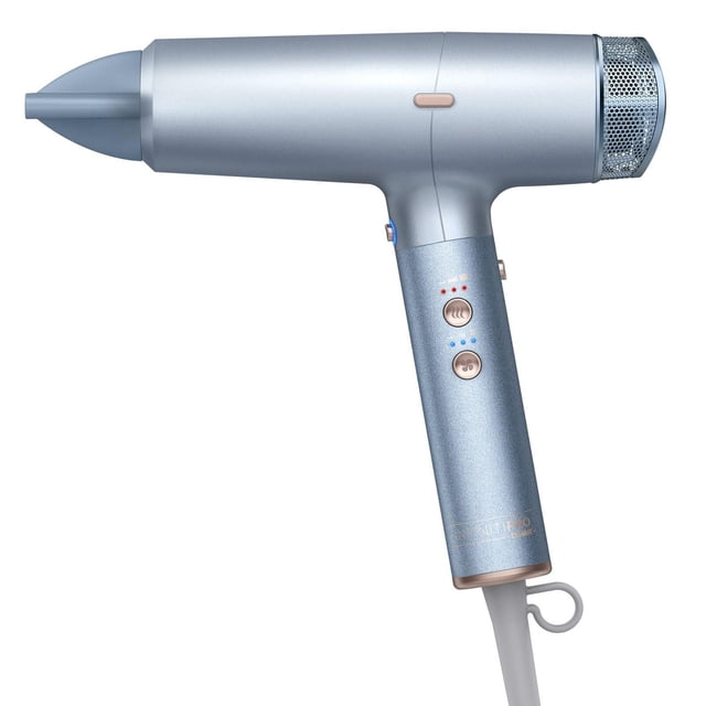 InfinitiPRO by Conair Séchoir à Cheveux Numérique - 1875 Watts, Profil Latéral avec Fini Argent Métallique et Bleu Pâle, avec Grille de Sortie Revêtue de Céramique, Commandes DEL de Chaleur et de Vitesse, Embout Concentrateur, Filtre Arrière Amovible et Cordon d'Alimentation de 7 Pi avec Anneau de Rangement pour un Style Polyvalent.