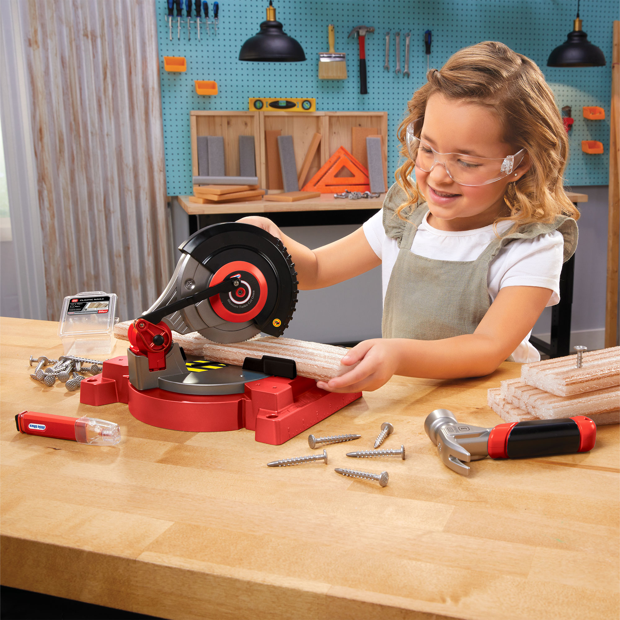 Ensemble de coupe mécanique Little Tikes Creative Construction avec 6 accessoires, jeu factice de construction, pour les filles et les garçons de 3 ans et +
