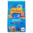 thumbnail image 2 of Friskies Chef's Blend, Dry Cat Food 7.5kg, 2 of 10