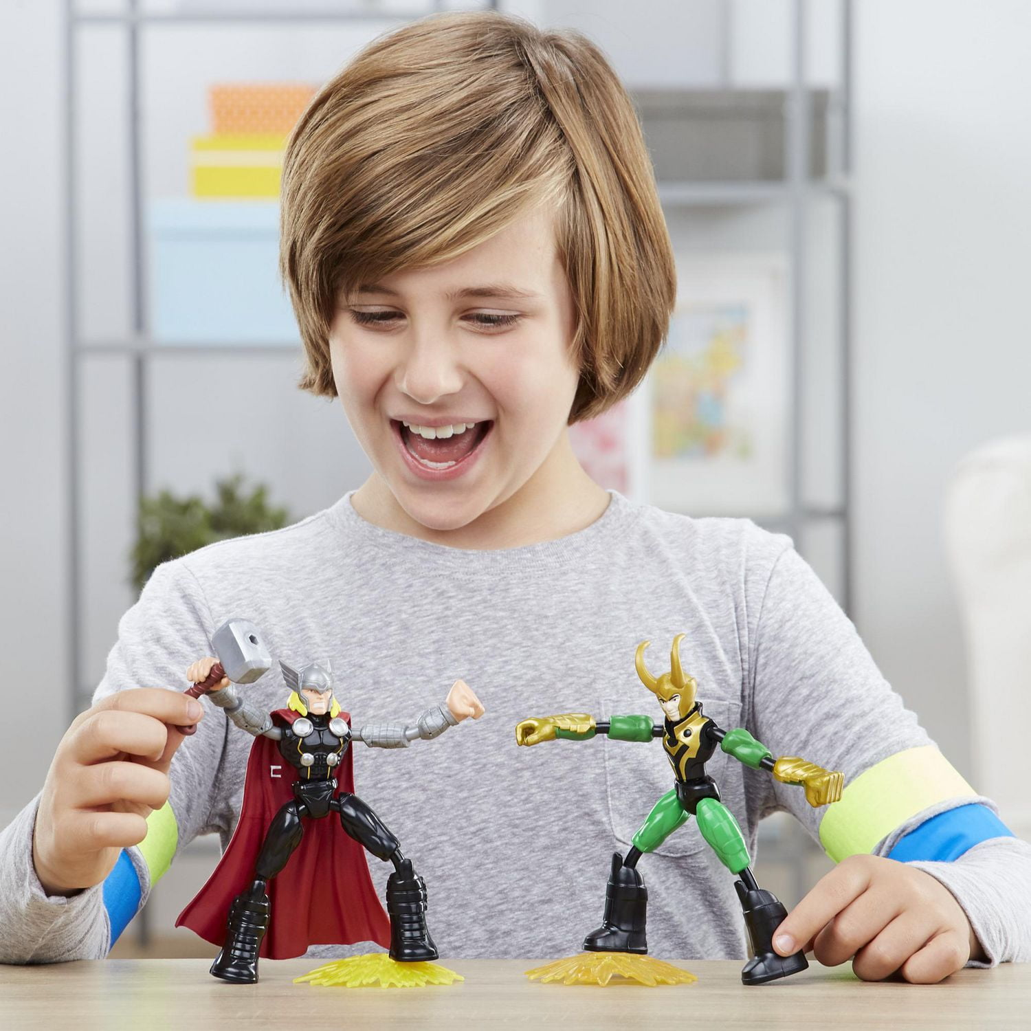 Marvel Avengers Bend and Flex, figurines flexibles Thor Vs. Loki de 15 cm, inclut 2 accessoires, à partir de 4 ans