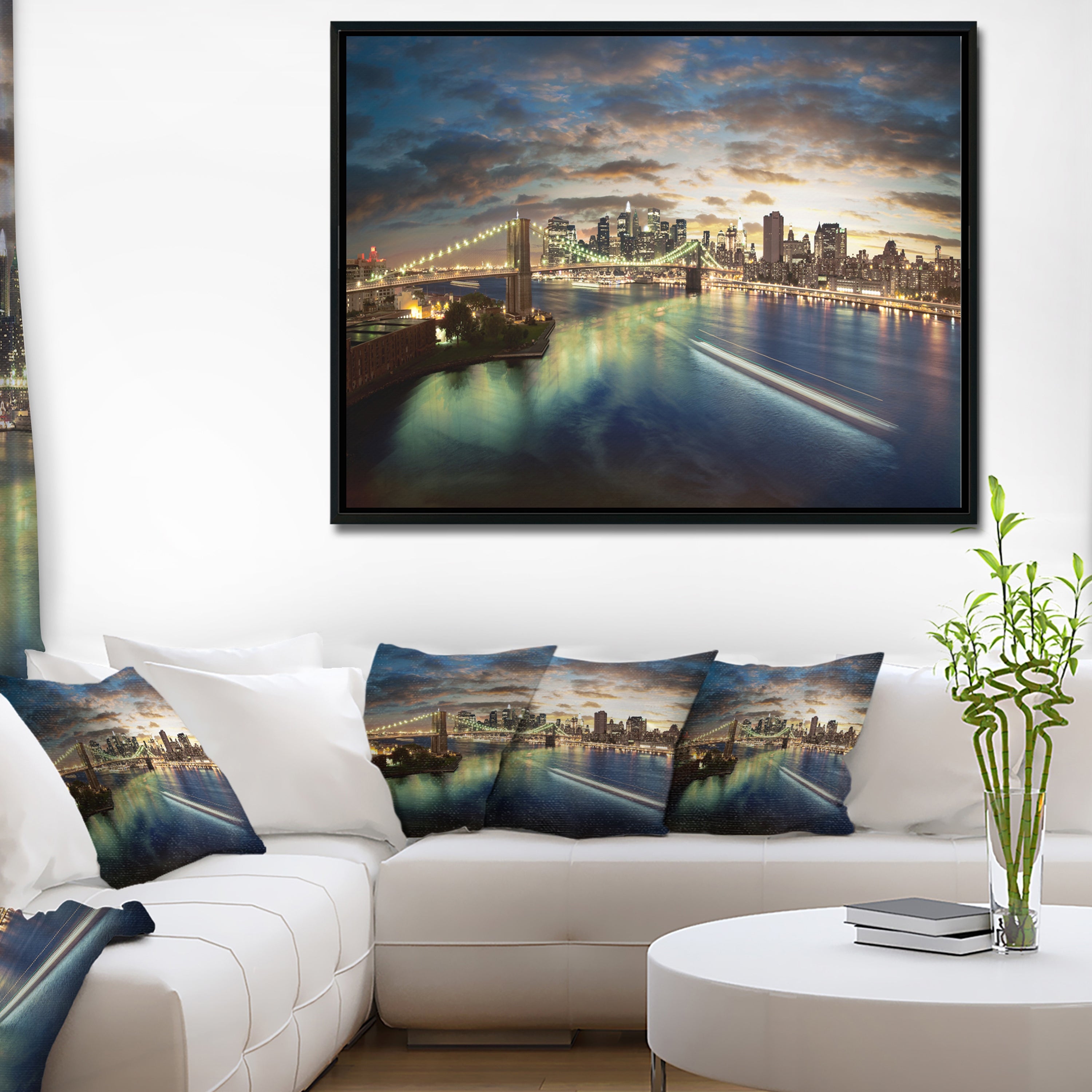 Design Art New York Sous Un Ciel Nuageux  Sur Toile Encadrée