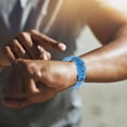 thumbnail image 3 of Fitbit Charge 3 Bracelet de Sport de Rechange – Tour de Poignet Ajustable de 5,9 Po à 9,15 Po – Bande en Silicone Souple et Flexible – Lot de 1, 3 of 3