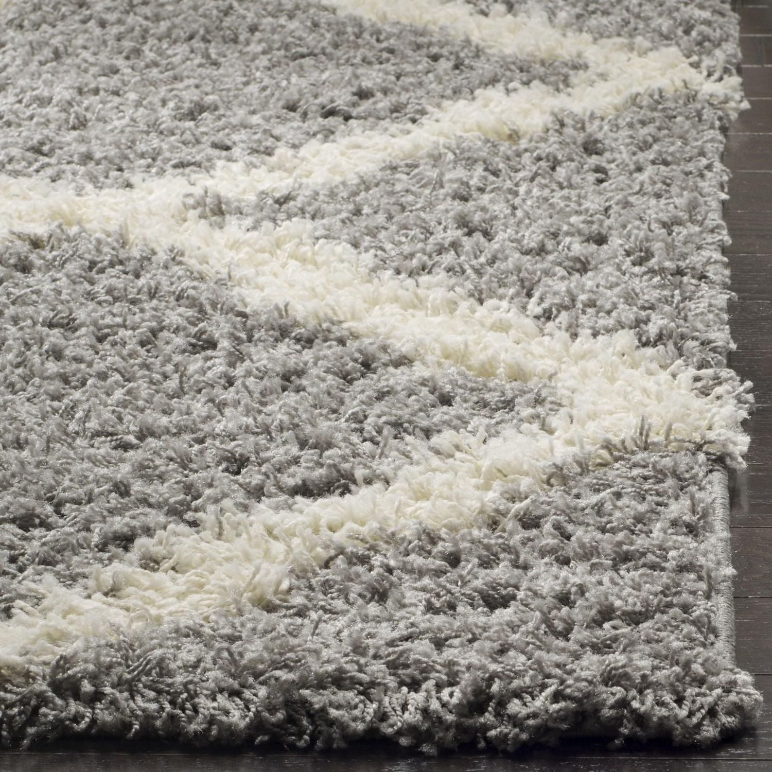 Safavieh Dallas Logan Geometric Shag Area Rug