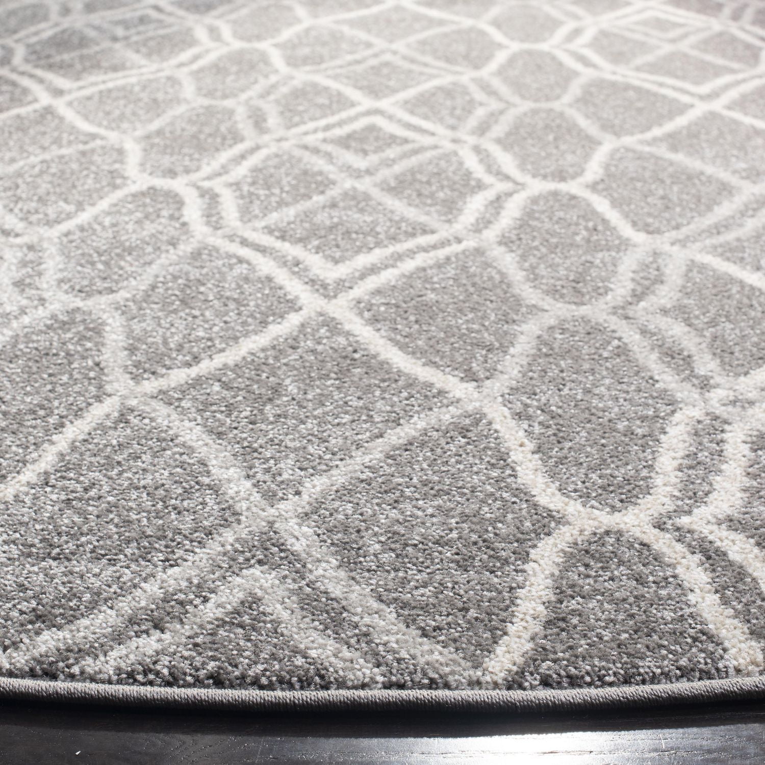 Safavieh Amherst Virginia Geometric Area Rug