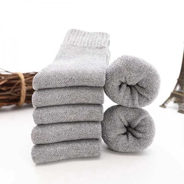 Rechargeable Heated Footwear Sock System for Winter Outdoor Adventures with Adjustable Temperature and Integrated Battery Heating 5PCS