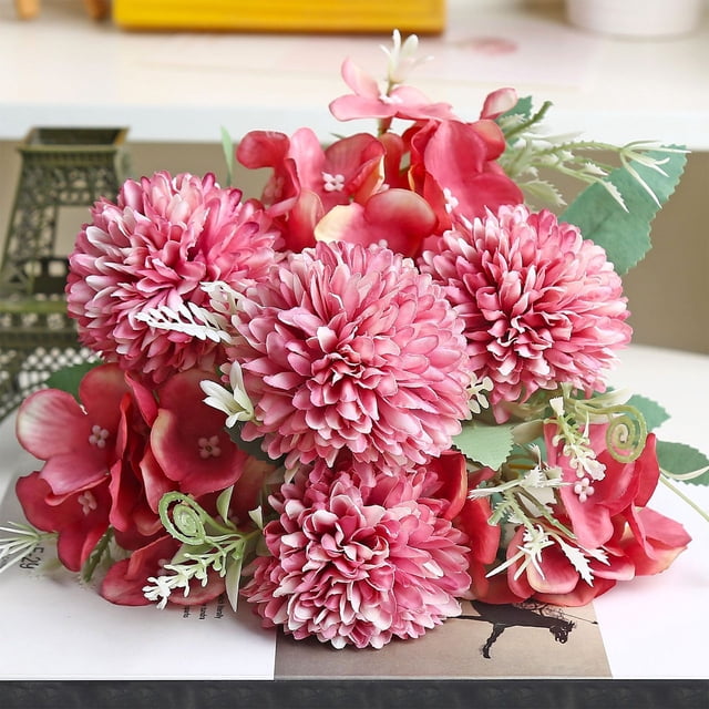 TIMIFIS Fleurs Artificielles Réalistes, bouquet Factice de Pivoines en Soie Rouge avec Pétales et Feuilles Vertes Réalistes. Parfait pour les Centres de table, la Déco de table, les Mariages et la Décoration de la Maison. Convient pour une Utilisation comme Plantes Artificielles Ou Fleurs en Soie. Vase Non Inclus.