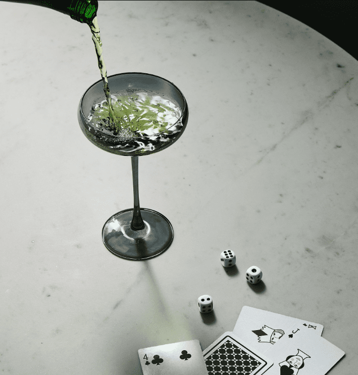 Verres à cocktail Thyme & Table 30 cl, sphère fumée irisée, ensemble de 2