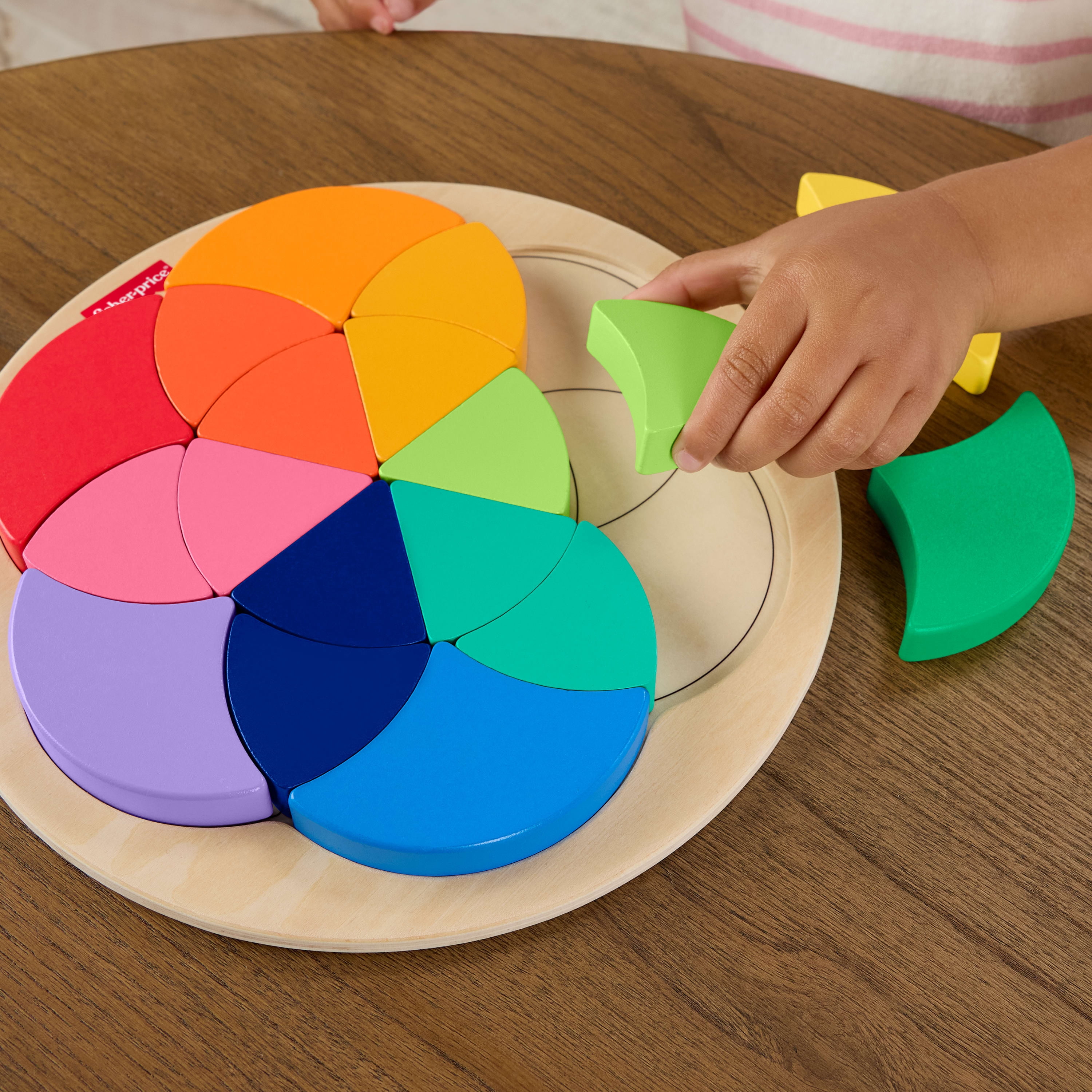 Casse-tête en bois de la roue des couleurs de Fisher-Price, jeu de tri des formes pour les enfants d’ge préscolaire, 19pièces en bois