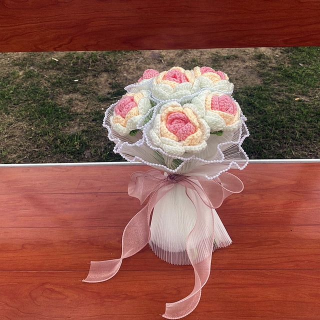 Vaidha Knitted Roses Hand Woven Rose Simulation Yarn Knitted Bouquet Floral Decoration Gift