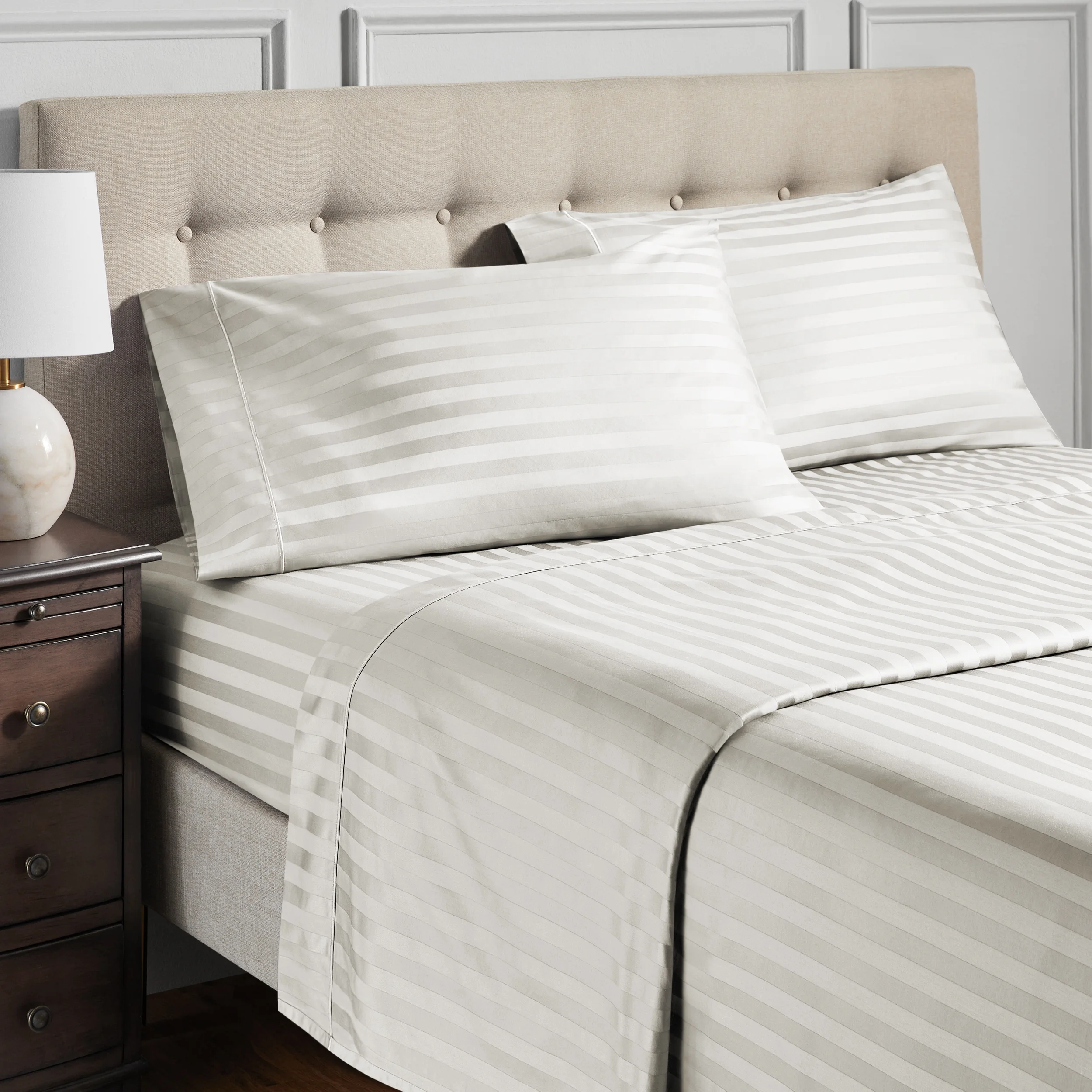 Hotel Style 4-Piece 600 Thread Count White Stripe Egyptian Cotton Adult Bed Sheet Set, King -Deep Pocket
