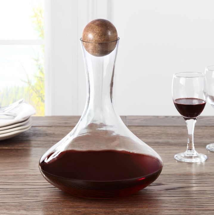 Better Homes & Gardens Carafe à décanter en verre pour le vin avec bouchon en bois en forme de sphère, capacité de 85 oz (2,5 L)