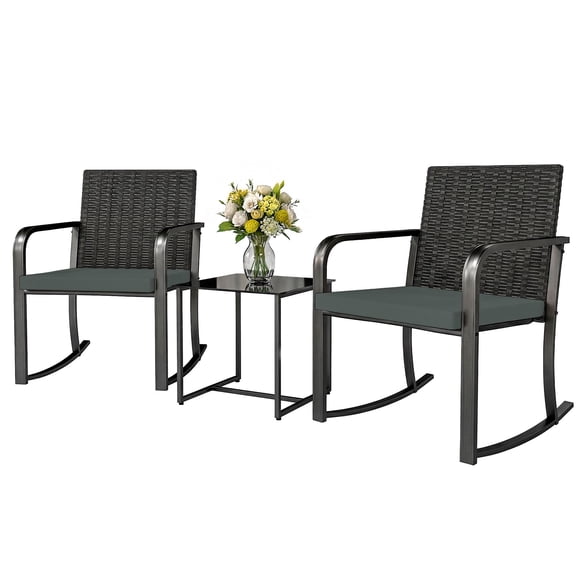 Ensemble Bistro d'Extérieur en Rotin PE Gris de 3 Pcs, 2 Chaises Berçantes avec Coussins Épais et Table Basse en Verre Trempé, Mobilier de Patio Résistant aux Intempéries pour Balcon et Jardin
