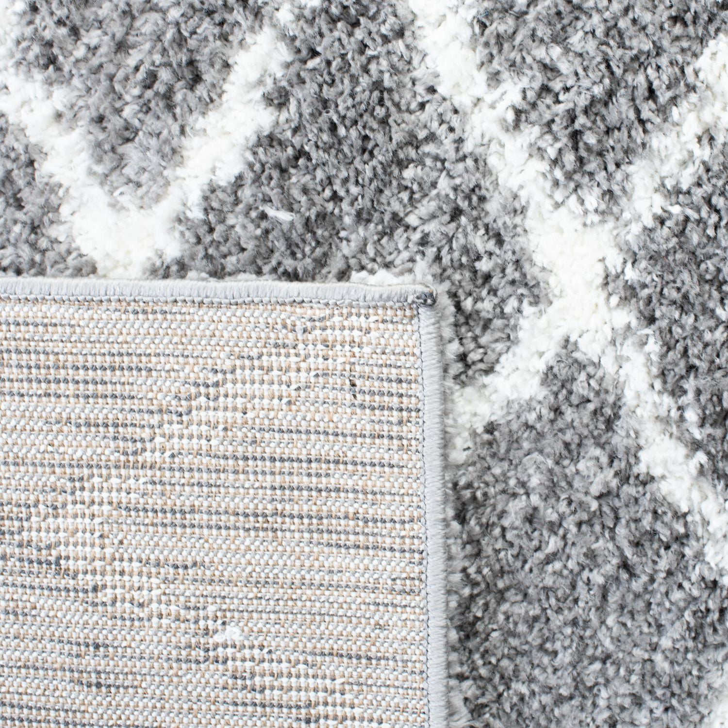 SAFAVIEH Berber Avery Geometric Diamonds Shag Area Rug
