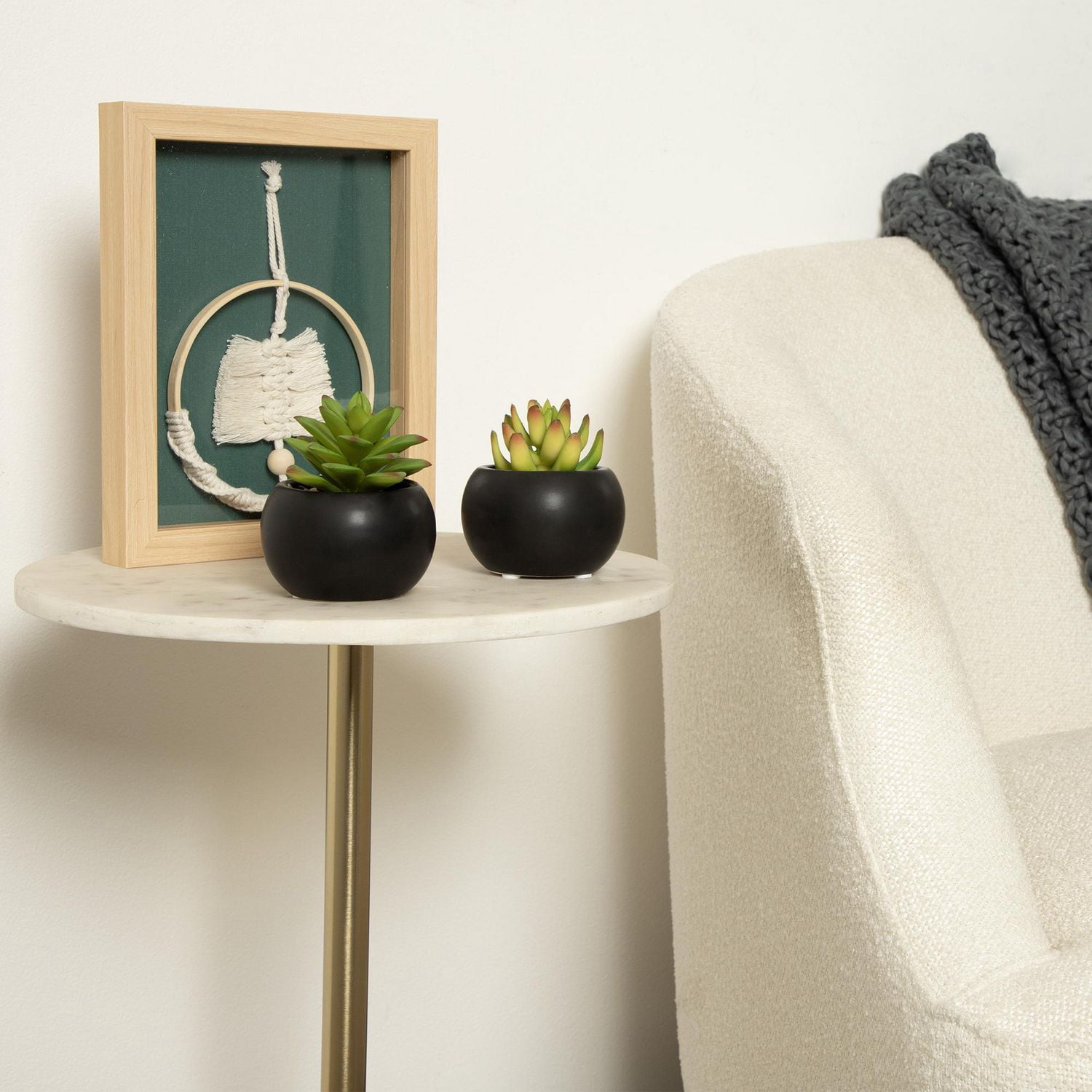 DesignOvation Succulente artificielle de table de 10,5 cm de haut dans un pot en céramique noire