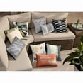 thumbnail image 2 of Paquet de 2 coussins décoratifs en détresse, 2 of 6