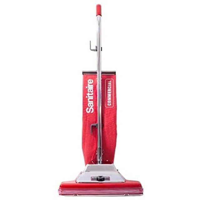 Sanitaire SC899H TRADITION Aspirateur Vertical à Grand Rail avec un Chemin de Nettoyage de 16 Pouces, Montré dans une Vue Orientée vers l'Avant. Comprend une Hotte Chromée durable, un Sac Secouable Rouge avec la Marque Sanitaire, et une Poignée en Boucle pour le Confort. Conçu pour un Usage commercial avec un Sac de Capacité de 18 Pintes, un Cordon pigtail de 50 Pieds, et une Chambre de Ventilateur à Dégagement Rapide pour un Entretien Facile.