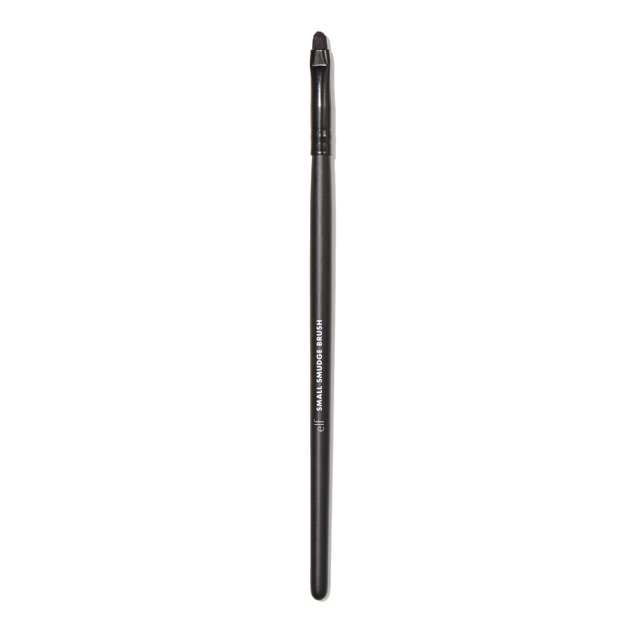 e.l.f. Cosmetics Petite Brosse à Bavures avec Manche Noir Mince et Poils Synthétiques Doux, Conçue pour une application Précise de Maquillage des Yeux Telle Que Bavurer l'Eyeliner, Estomper l'Ombre à Paupières et Combler les Sourcils, Convient aux Produits Mouillés Ou Secs et Végane.