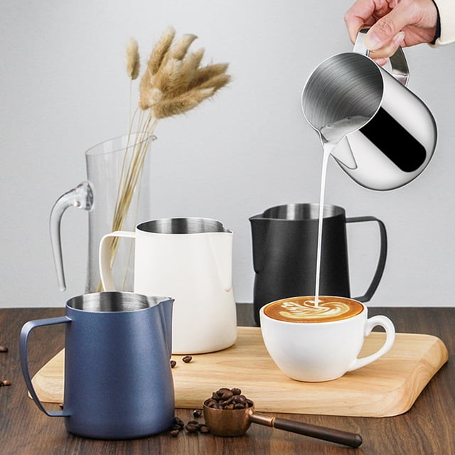 Lubelski Pichet de Cuisson à la Vapeur pour Café 450 ml, Qualité Alimentaire, Poignée Ergonomique, Pichet pour Faire Mousser le Lait, Acier Inoxydable, Bec en V, Pichet à Lait, Tasse, Accessoires pour Machine à Espresso