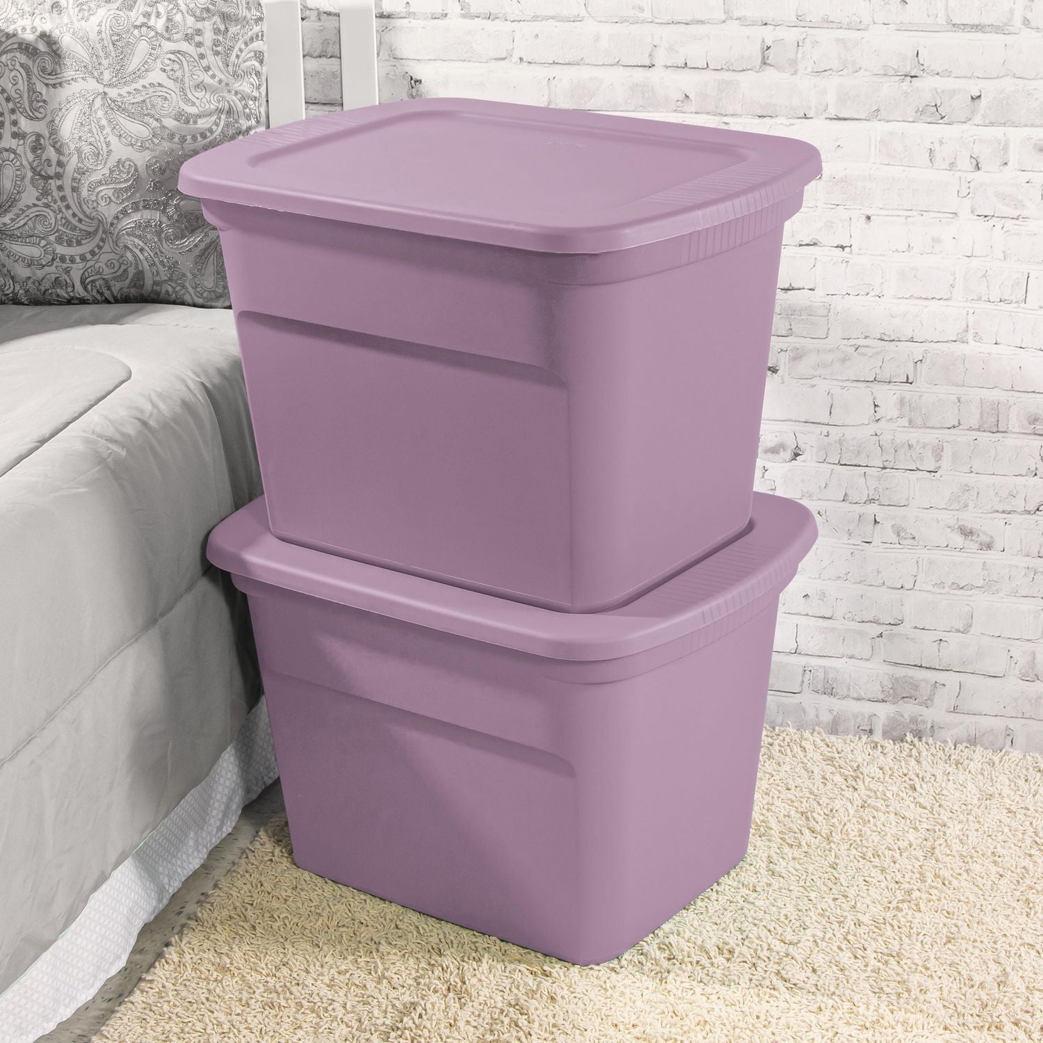 Sterilite Bac de rangement en plastique de 68 L avec couvercle à pression, empilable - violet