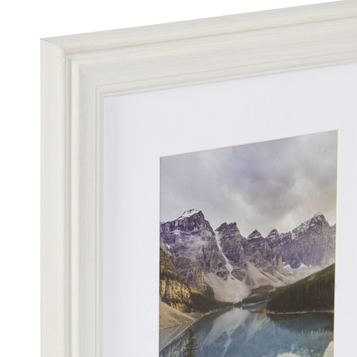 Cadre photo de table blanc Brimstead de DesignOvation 20,3 cm x 25,4 cm avec passe-partout de 12,7 cm x 17,8 cm