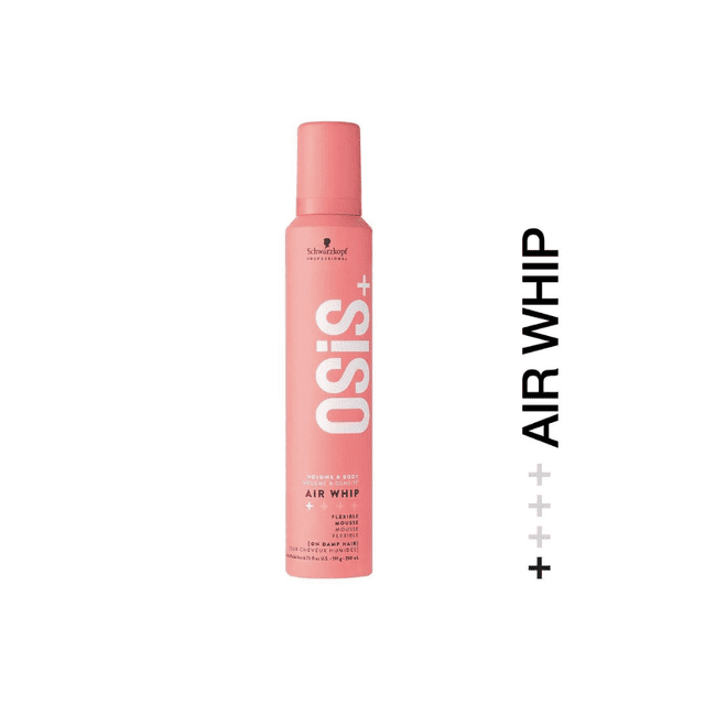 Schwarzkopf Osis Air Fouet Mousse Flexible Volume et Maintien 200 ml dans une Bouteille Rose avec Texte Blanc Audacieux. Cette Mousse de Coiffage Offre une Maintien Léger, une Sensation Hydratée et une protection contre la Chaleur. Idéale pour Sécher au Sèche-Cheveux Ou Définir les Vagues Lorsqu'elle Est Séchée à l'Air.