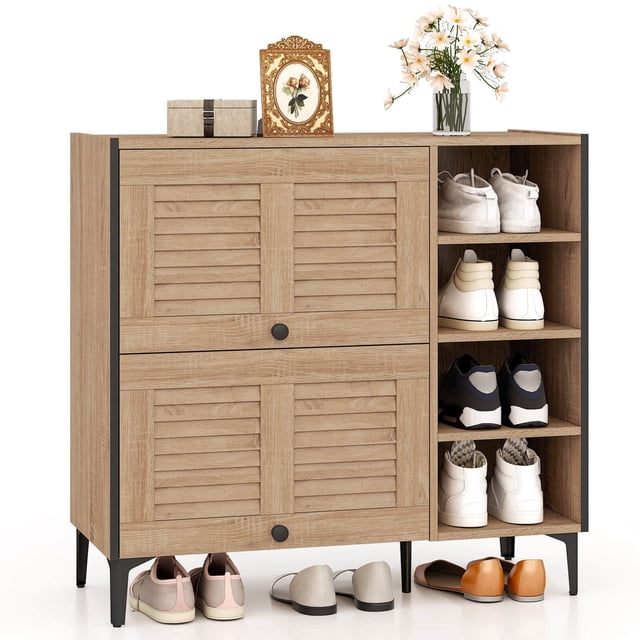Costway Armoire de Rangement pour Chaussures avec Portes Rabattables, Tablettes Ajustables et Amovibles pour l'Entrée. Cette Armoire de Couleur Chêne Présente un design Rustique avec Deux Portes Rabattables et Quatre Tablettes Ouvertes, Offrant un Grand Rangement pour Chaussures, Livres Ou Ornements. l'Armoire Comprend des Tablettes Ajustables avec Trois positions de Hauteur, des Pattes Métalliques Robustes pour la Stabilité et une Quincaillerie Anti-Basculement pour la Sécurité. la structure Surélevée Permet un Nettoyage Facile en Dessous, pendant Que les Patins Antidérapants Protégent le Plancher. Dimensions : 35,5 Pouces de long, 15 Pouces de Large et