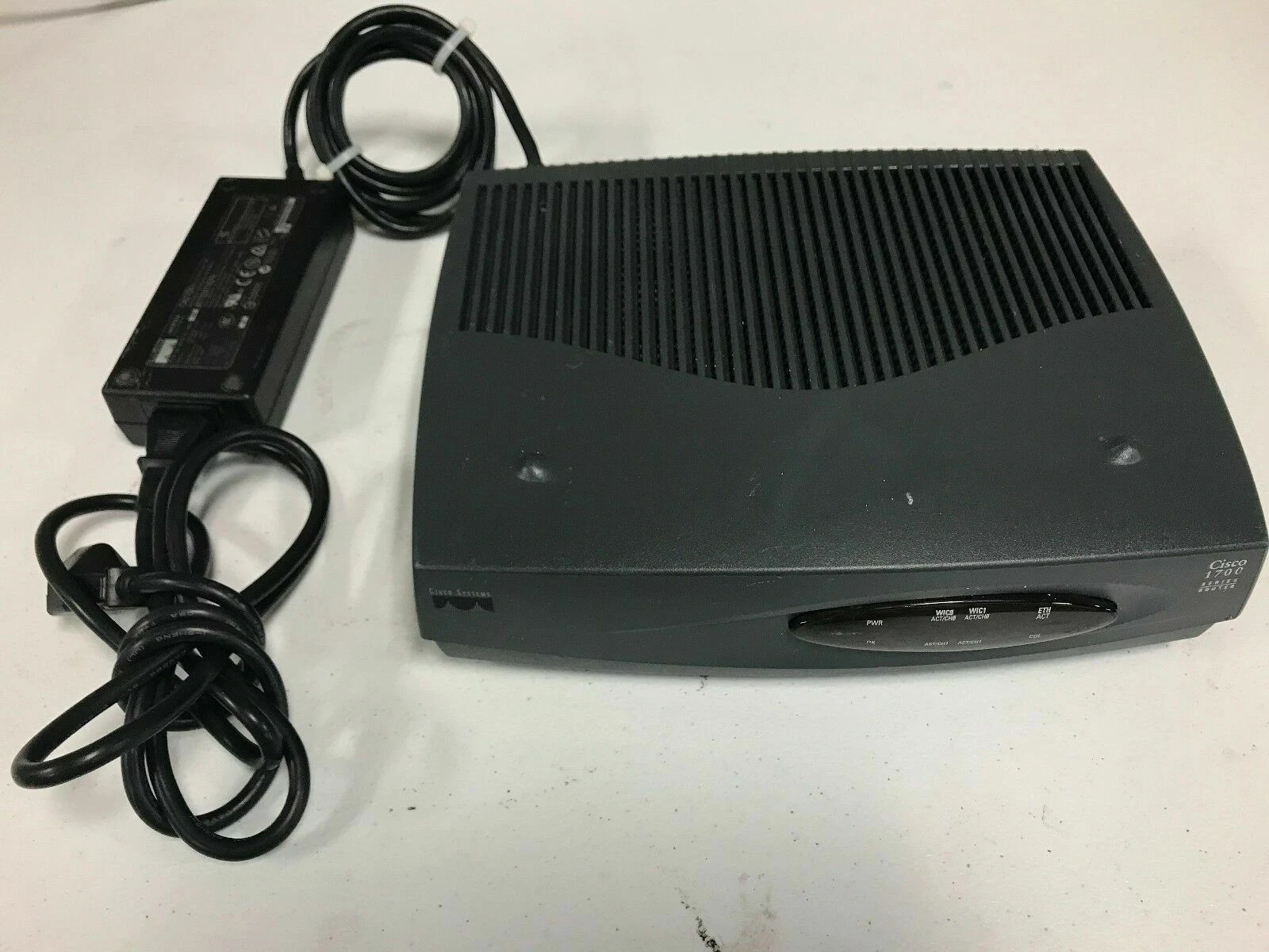 USED Cisco 1720 1-Port 10/100 Wired Router