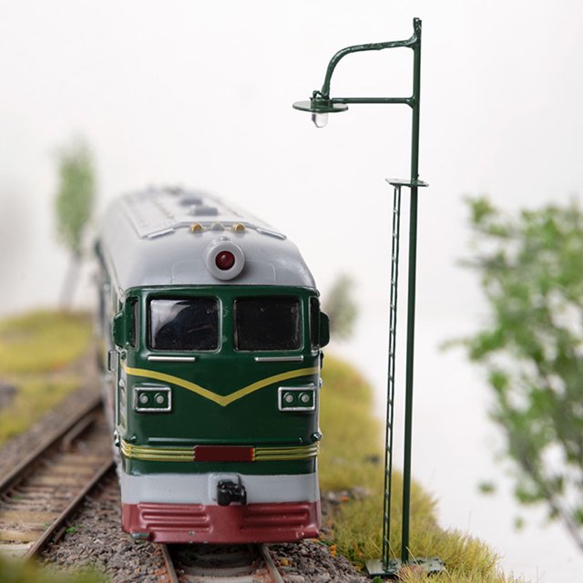mmirethe Model Train Lamppost with Ladder Home Landscape Decorations LED Railway Light Miniature Single-Head Track Lamp Table Toys Black(Scale 1:87)