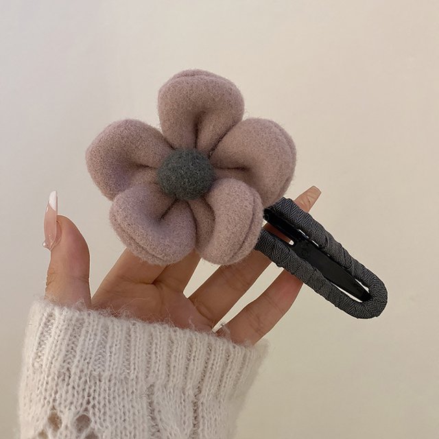 FcBaudy Temperament And Winter Flower Hairpin Women's Back Of The Hair Clip Clip Headdress Flower Clip plush clip