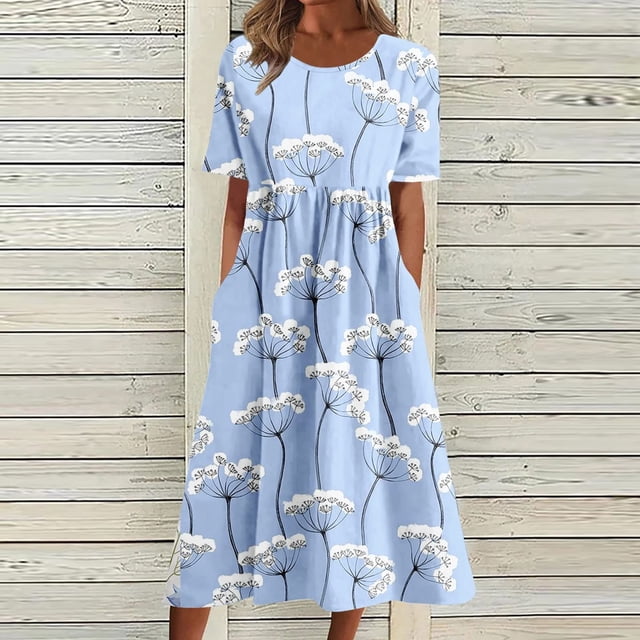 Aqestyerly Robe d'Été à Imprimé pour Femme à Col Rond et Manches Courtes avec Poches, Fabriquée en polyester Léger dans un Tissu Bleu Pâle avec un Imprimé floral vibrant. la Robe Présente une Encolure Ronde Décontractée, des Manches Courtes et une Coupe Ample avec des Poches Latérales. Convient aux Sorties d'Été, à la Mode de Printemps, aux Vacances à la Plage Ou aux Tenues Décontractées.