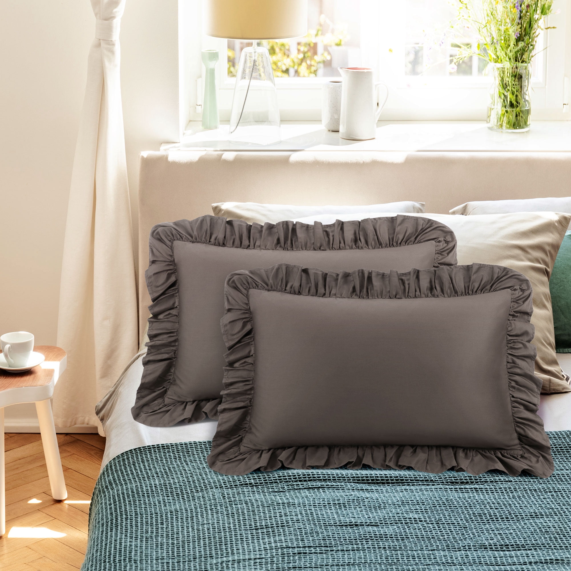 PiccoCasa 2 Pcs 100% Cotton Ruffled Pillowcases Soft with Envelope Beaver Queen