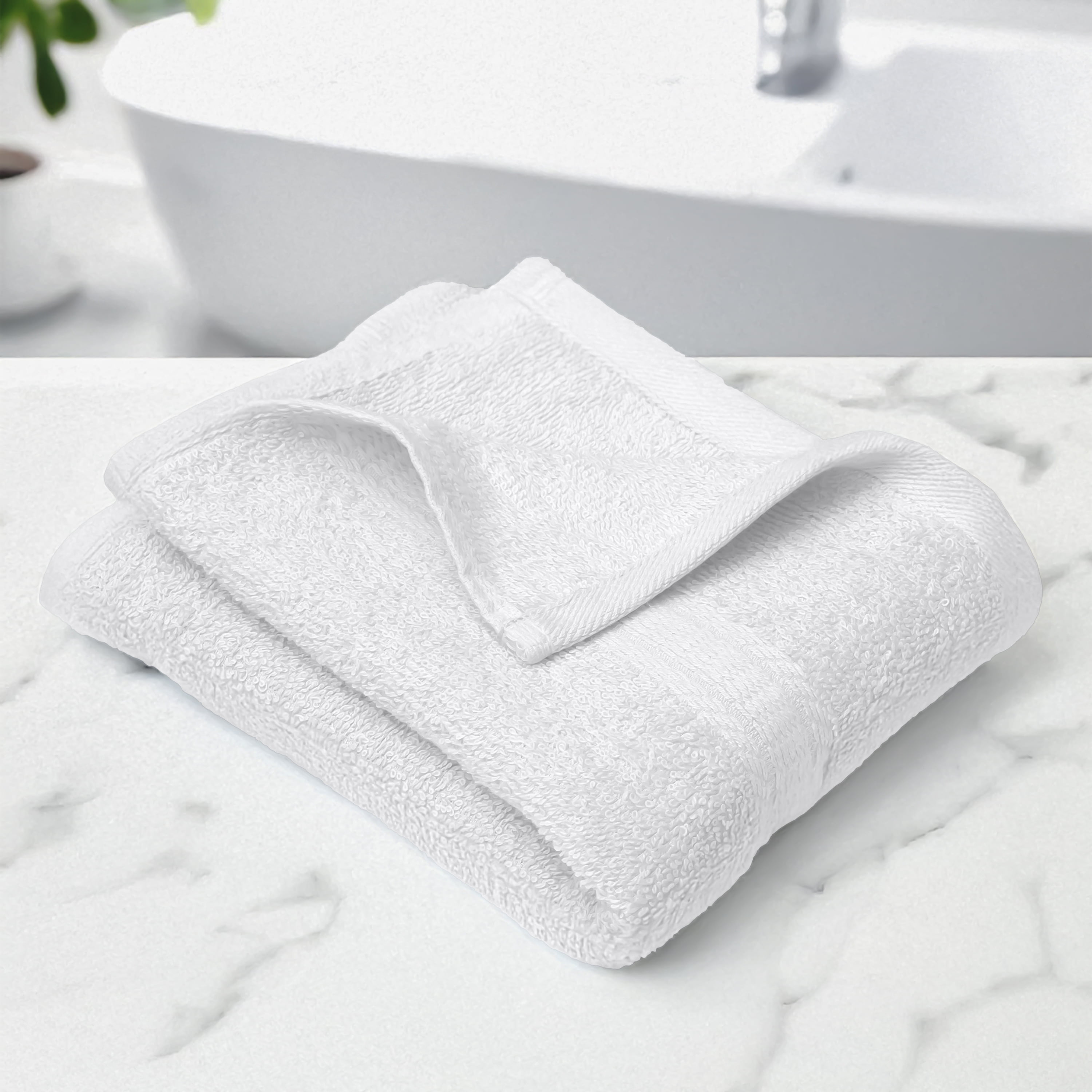 Serviette de bain unie Mainstays Basics, douce et résistante, 100 % coton, blanche