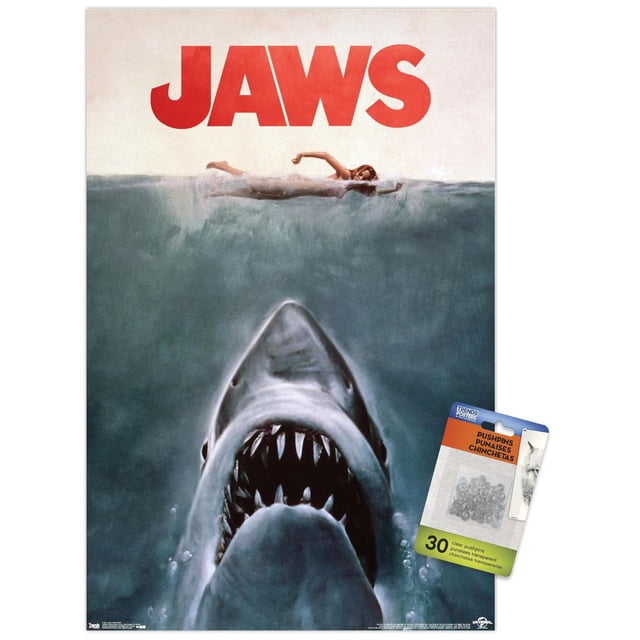 Jaws - Affiche Murale d'Une Feuille, 22,375 Po x 34 Po Mettant en Vedette l'Affiche de Film Classique avec un Grand Requin Blanc Qui Monte des Eaux Bleu Profond vers un Nageur à la surface, Titre Audacieux de Mâchoires Rouges en Haut, Imprimée sur Papier Lustré avec Punaises Transparentes Incluses pour une Suspension Facile et Sans Dommages, Idéale pour la Déco de la Maison et l'Art Mural.