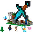 thumbnail image 4 of LEGO Minecraft L’avant-poste de l’épée 21244 Ensemble de construction (427 pièces), 4 of 6